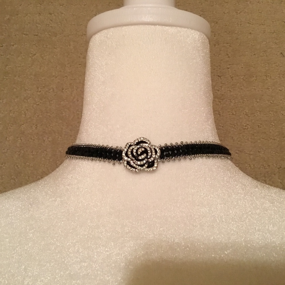 Choker necklace